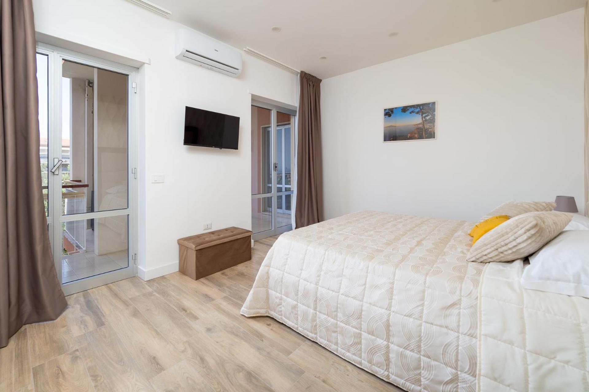 Appartamento Casa Nonno Angelo Sorrento - Free parking - Seaview Esterno foto