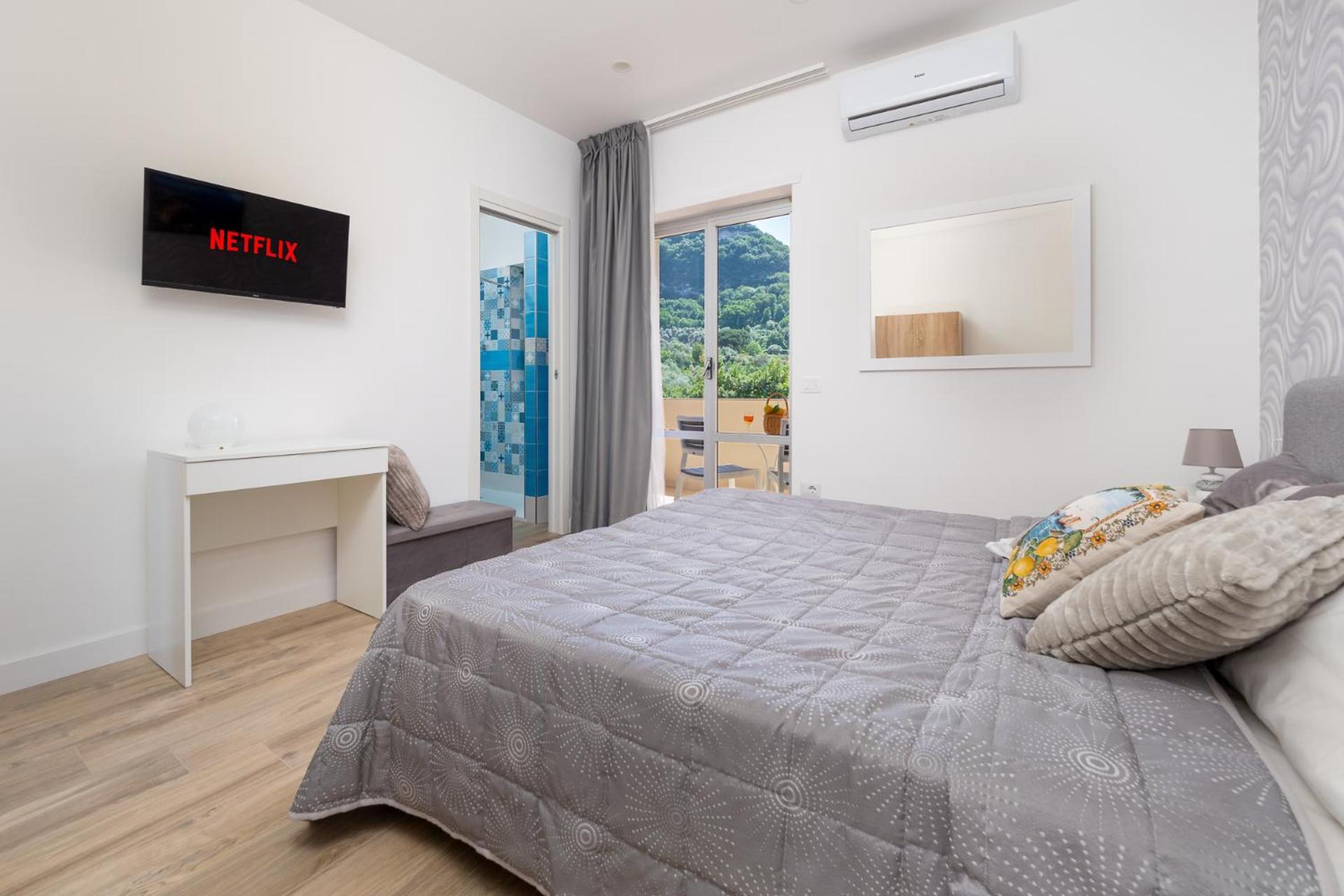 Appartamento Casa Nonno Angelo Sorrento - Free parking - Seaview Esterno foto